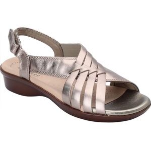 Clarks Women's Loomis Cassey Sandal metallic leather adjustable back strap 7